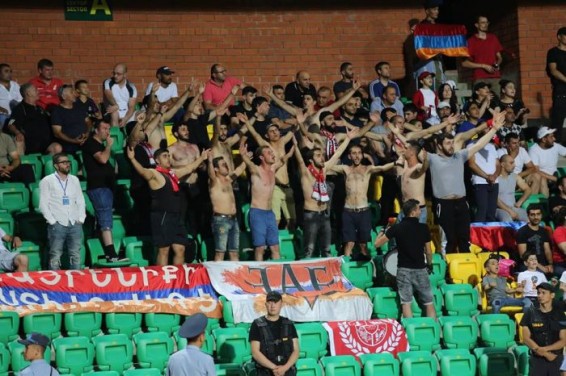 «Пюник» - «Тобол». ФАФ организует совместное шествие к стадиону