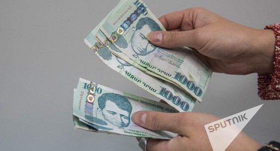 Соцпособие за взятку: против сотрудников мэрии Еревана возбудили сразу 15 дел