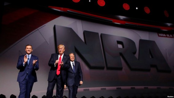 Продолжается противостояние между губернатором Нью-Йорка и NRA