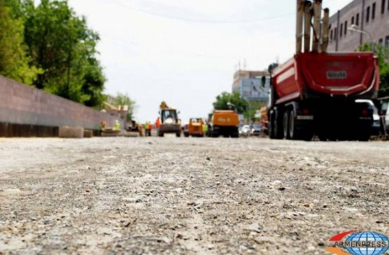 Վերականգնվում է Սյունիքի մարզի մի շարք համայնքներով անցնող կենսական նշանակության ճանապարհահատվածը