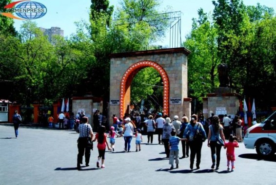 Երևանի կենդանաբանական այգում վերսկսում են հիպոթերապիայի պարապմունքները
