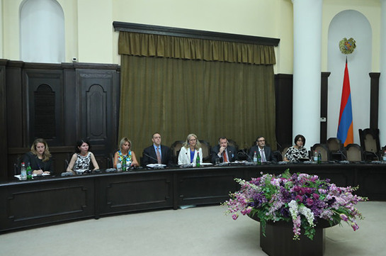 Կառավարությունում տեղի է ունեցել քննարկում ԱՄՆ ՄԶԳ կողմից Հայաստանում իրականացվող ծրագրերի վերաբերյալ