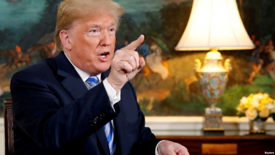Трамп поговорил с Макроном и предупредил Канаду