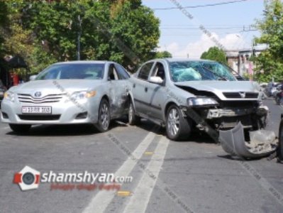 Շղթայական վթար Երեւանի կենտրոնում. բախվել են Toyota Camry-ն, Lada-ն, 2 Opel-ները. կան վիրավորներ