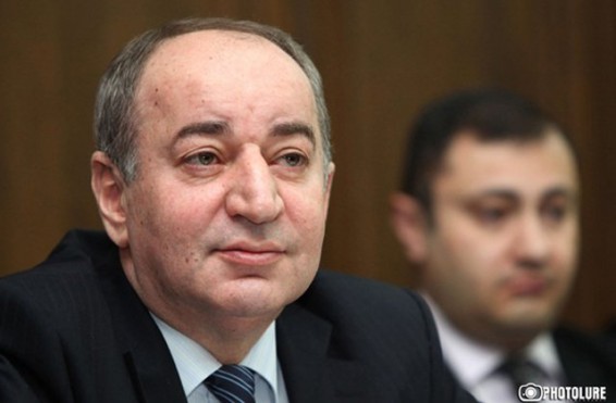 Փորձի փոխանակում էր․ Ռոբերտ Նազարյանը՝ կաշառք ստանալու մեղադրանքի մասին. 1in.am