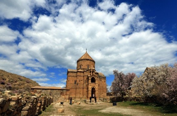 Վանի Աղթամար կղզու Սբ. Խաչ եկեղեցին պատրաստվում է սեպտեմբերի 9-ի պատարագին