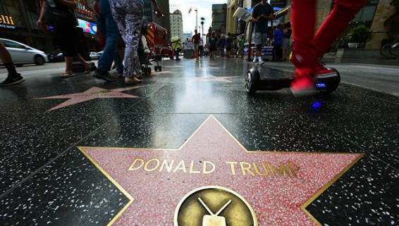 Звезда Трампа вернулась на «Аллею славы» в Голливуде