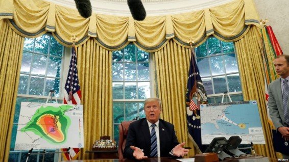 Трамп: мы отлично справились с ураганом в Пуэрто-Рико