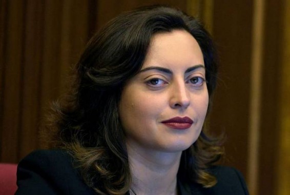 Արտահերթի հարցը հանրային պահանջ է, ոչ թե վարչապետի ցանկությունը. Լենա Նազարյան