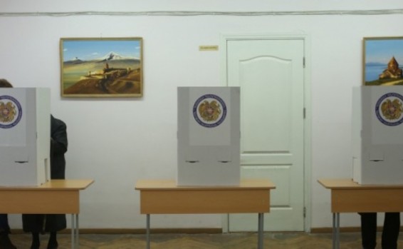 Նորք Մարաշում բաց քվեարկություն ու կուտակումներ են նկատվել