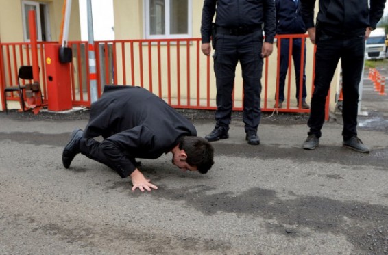 «Ցանկանում եմ համբուրել Էրդողանի ձեռքը՝ տրամադրած օգնության համար». Հայաստանում ազատազրկված թուրք դեռահասը վերադարձել է հայրենիք