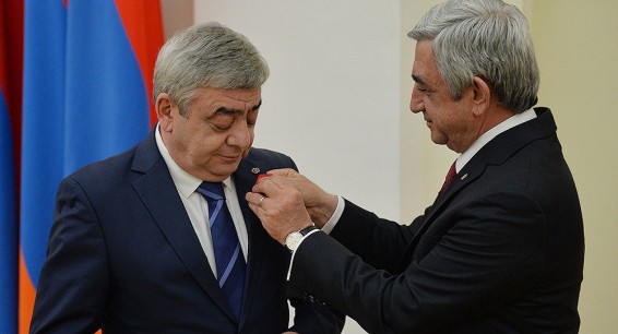 Брат экс-президента Армении Левон Саргсян уволен сразу с нескольких должностей — СМИ