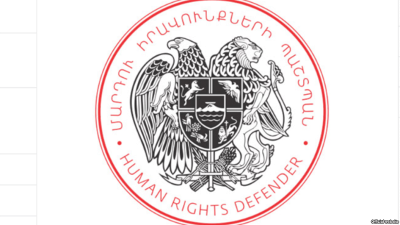 ՄԻՊ աշխատակիցները հետևում են Երևանում ընթացող երթին