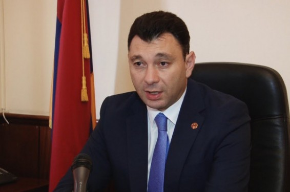 Нужно запретить пропаганду наркотиков и гомосексуализма среди детей