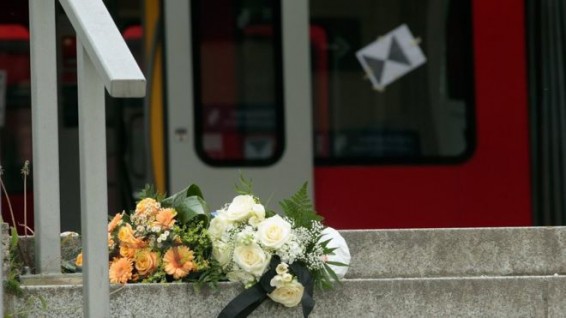 У напавшего на пассажиров поезда в Германии нашли флаг ИГ