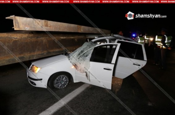 Կոտայքի մարզում 42-ամյա վարորդը Skoda-ով մխրճվել է պանելներ տեղափոխող բեռնատարի մեջ. կան վիրավորներ. Shamshyan.com