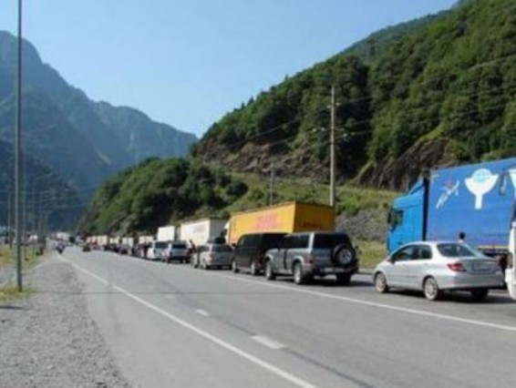 Լարսում մահացած հայ տղամարդը բարեկամի հետ ուղեւորներ էր տեղափոխում Պյատիգորսկից Ղարաբաղ