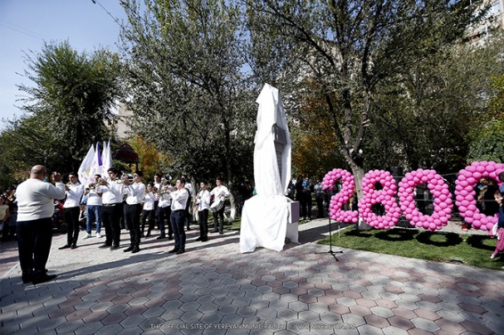 Памятник к 2800-летию Еревана открылся в День города