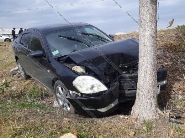 Արարատում բախվել են Volkswagen-ն ու Nissan-ը. վերջինս հայտնվել է դաշտում. վարորդներից մեկը եղել է ոչ սթափ
