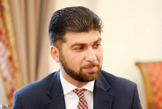 По предварительным данным, принадлежащие семье Овика Абрамяна теплицы 15 лет поливались из незаконно установенного трубопровода: Давид Санасарян