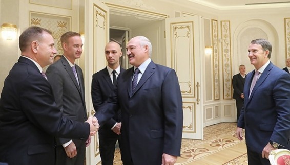 «Российская база не нужна»: Лукашенко принял экспертов-русофобов из США