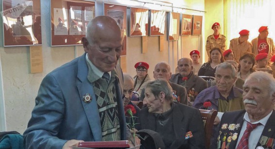 Подарки и медали для армянских ветеранов: в Гюмри отметили 75-летие победы в Курской битве
