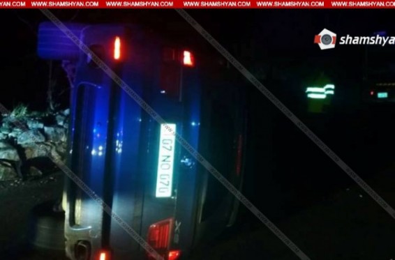 23-ամյա վարորդը խմած վիճակում Սարալանջի փողոցում BMW X5–ով բախվել է քարե պատնեշին և կողաշրջվել. Shamshyan.com
