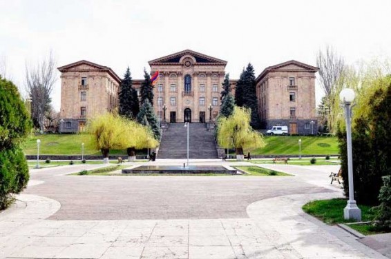 ԱԺ Ֆինանսավարկային եւ բյուջետային հարցերի մշտական հանձնաժողովը դրական եզրակացություն տվեց 2019-ի բյուջեի նախագծին