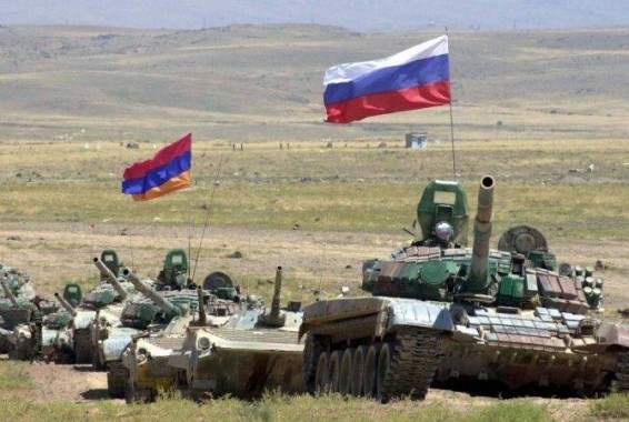 Российские вооруженные силы и пограничники играют важную роль в обеспечении безопасности Армении: Давид Тоноян