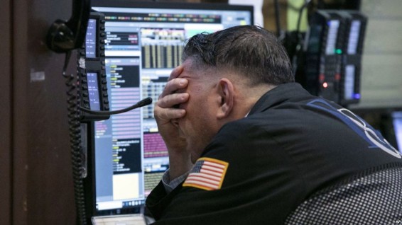 Apple и Goldman Sachs потянули вниз американские биржевые индексы