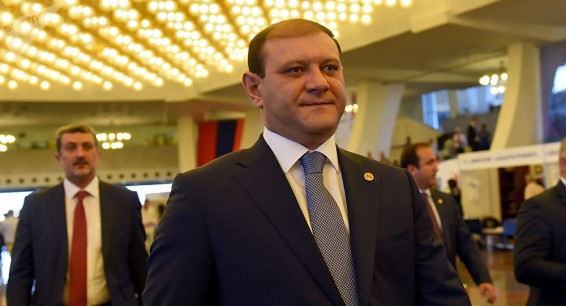 Экс-мэр Еревана Тарон Маркарян покинул Армению навсегда? - поясняет Артур Геворкян