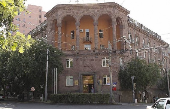 Մենք ցավ ենք ապրում, որ ուսանողուհիները կարող են դեռատի աղջիկներին ոչ վայել պահվածք դրսեւորել. Բրյուսովի պրոֆեսորադասախոսական կազմի ուղերձը
