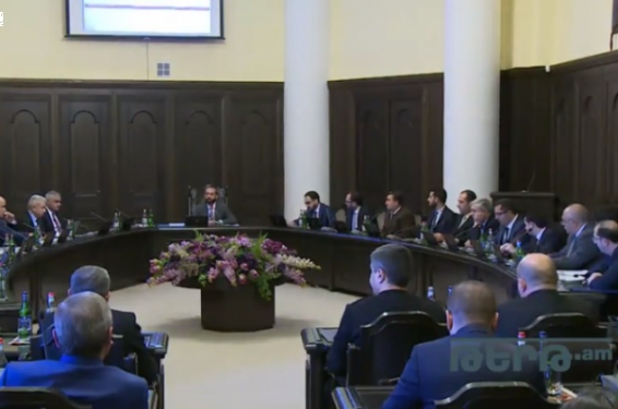 Կառավարության արտահերթ նիստը՝ ուղիղ. օրակարգում մեկ հարց է