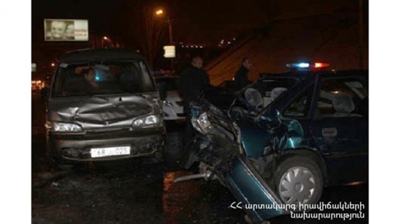 ДТП в Араратской области Армении: погибли 2 человека