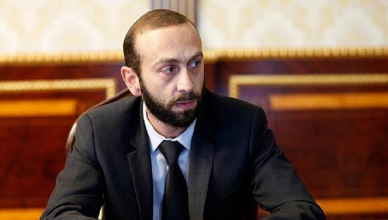 Вице-премьер Армении не раскрыл детали разговора с лидером Белоруссии