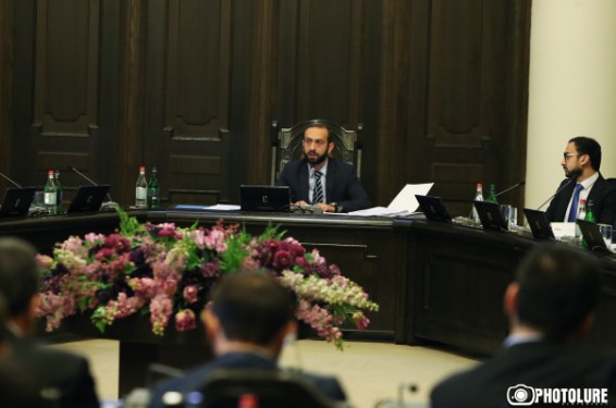 Կառավարության նիստը՝ ուղիղ. օրակարգում 33 հարց է, որից 3-ը՝ գաղտնի