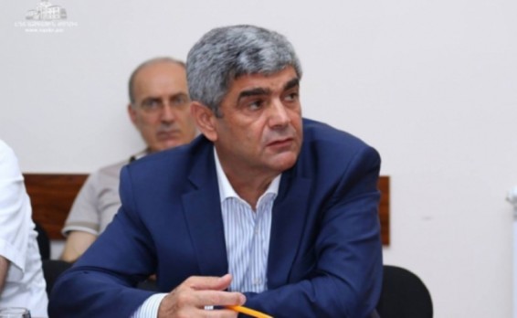 Պարոն Բալասանյանը վարվել է այդպես, քանզի նա հերոս է մտքով և սրտով