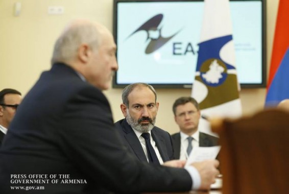 Ալեքսանդր Լուկաշենկոն պատմել է ԵԱՏՄ վերջին գագաթնաժողովում բանավեճի և Նիկոլ Փաշինյանից ներողություն խնդրելու մասին