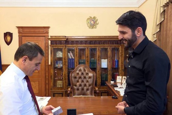 Валерий Осипян награжден юбилейной медалью «Ереван 2800»