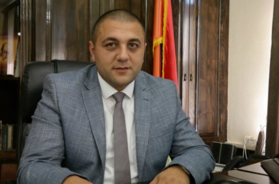 Շիրակի մարզպետը զանգել է ոստիկանություն և ասել, որ մի քանի քաղաքացիներ խոչընդոտում են իր աշխատանքը. Shamshyan.com
