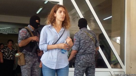 Полицейские не разрешают адвокатам и родным навестить раненых в больнице