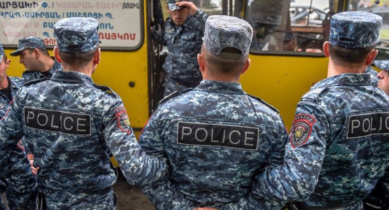 Драка с участием призывников в Ереване: полиция объяснила, почему ее не было на месте