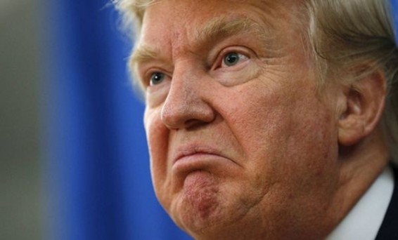 Просто встал и ушел: Трамп и демократы не договорились по «шатдауну»
