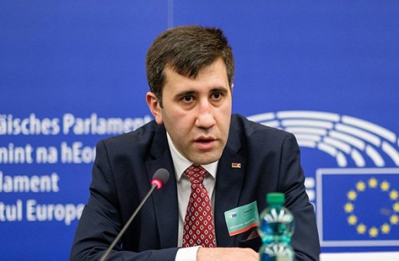 «Անհատն իրավունք ունի՞ իր հանրային գործունեության մոտիվացիայում հաշվի առնել մարդկանց արժանիքները, թե՞ ոչ». Ռուբեն Մելիքյան