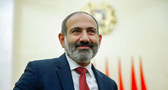 Никол Пашинян запустил флешмоб в День рождения Сильвы Капутикян