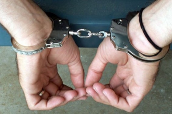 Մեղրաձորում դանակի սպառնալիքով 82-ամյա կնոջ տնից գումար և զարդեր հափշտակողները հայտնաբերվել են