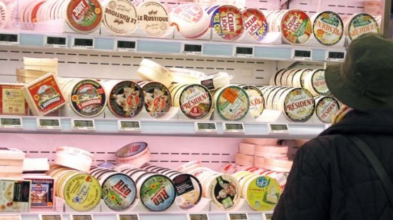 По новому закону во Франции вырастут цены на многие марки продуктов. Почему? И как отреагируют «желтые жилеты»?