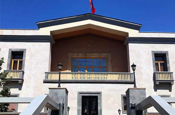 Լուրերը, թե նախագահի աշխատակազմում ոմանց համոզում են աշխատանքից ազատվելու դիմում գրել, չեն համապատասխանում իրականությանը. հայտարարություն