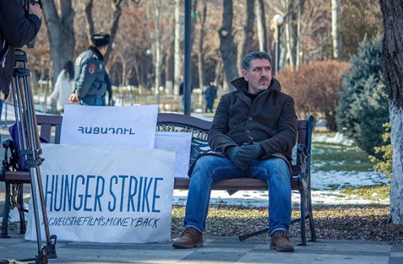 «Կրկնահացադուլի հինգերորդ օրն է։ Չքնելուց կամաց-կամաց խելագարվում եմ… պետական կառույցները պատ են, լուռ են». Հովհաննես Գալստյան