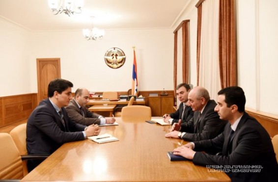 Բակո Սահակյանը ընդունել է Եղիշե Կիրակոսյանին